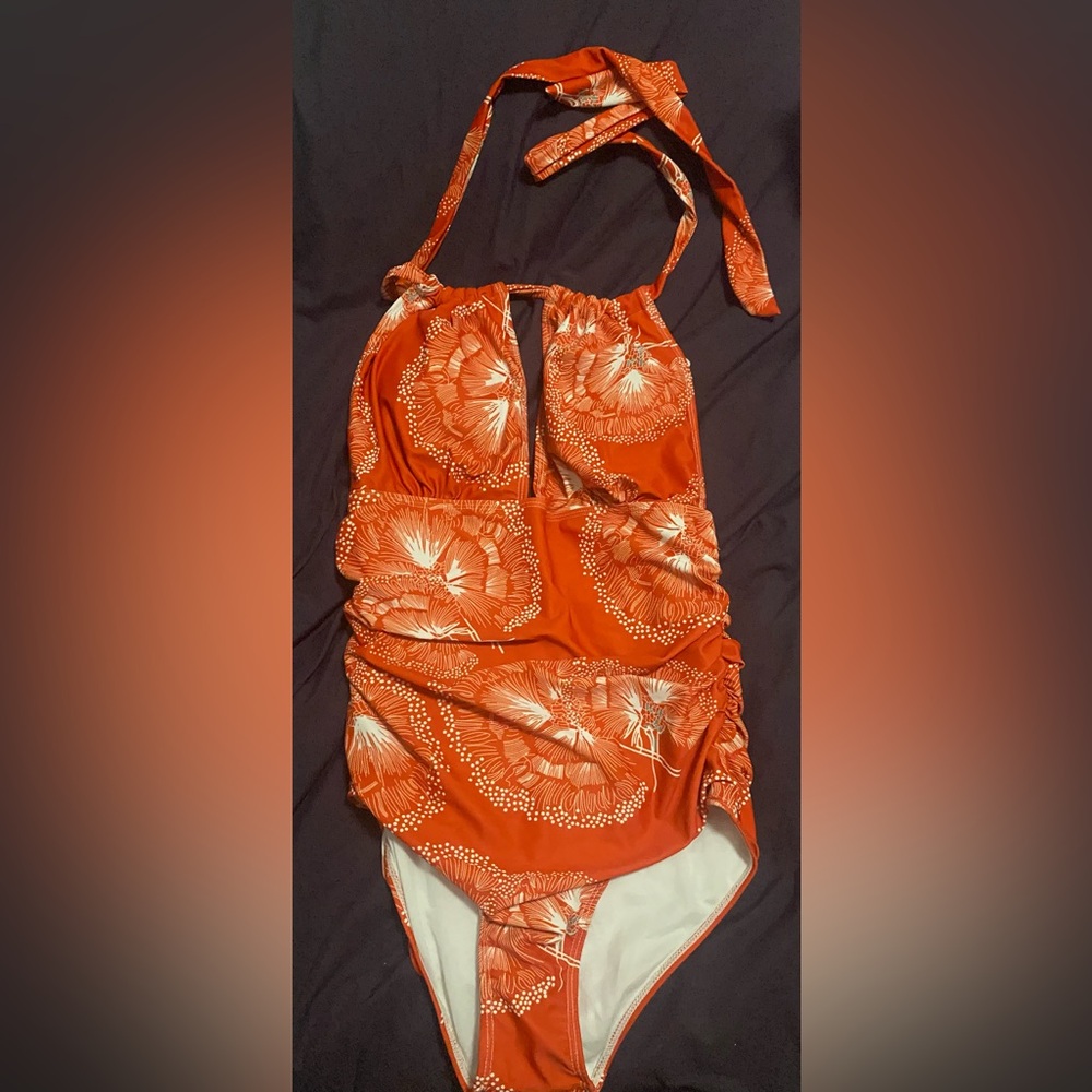 Beautiful Bathing Suit.Never been worn.